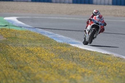 MotoGp, Lorenzo: «Inizio a sentire mia la moto»