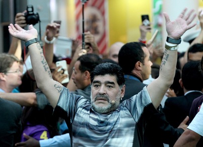 Maradona: «A Napoli ho toccato il cielo con le dita»