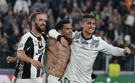 Juventus-Monaco, top&flop: Dani Alves decisivo, Glik antisportivo