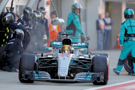 F1, a Barcellona nuovo look per la Mercedes