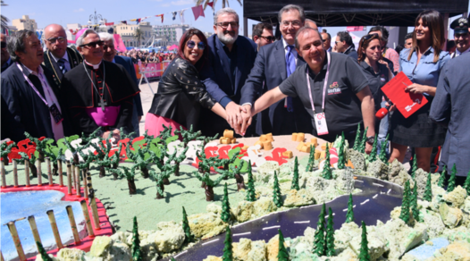 Giro d'Italia 2017, Emiliano: «Il mondo ammira la Puglia»