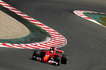 F1, Spagna: Hamilton vola, colpo Vettel a 2,75