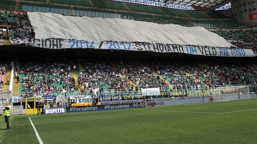 Inter, striscioni di protesta a San Siro: «Indegni»