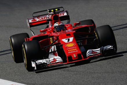 F1, Spagna: contatto con Verstappen, Raikkonen subito out