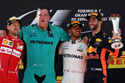 F1, Spagna: vince Hamilton, che duello con Vettel!