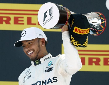 F1 Mercedes, Hamilton: «Le gare dovrebbero essere sempre così»