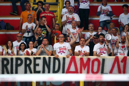 Volley: A1 Femminile, a Pesaro tutti in piazza per festeggiare la promozione