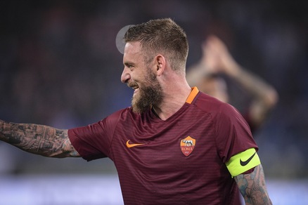 Roma, De Rossi: «Il tifo ha fatto la differenza. Futuro? Vincere con il Chievo»