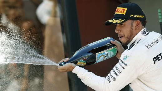 F1, in quota Hamilton sorpassa Vettel