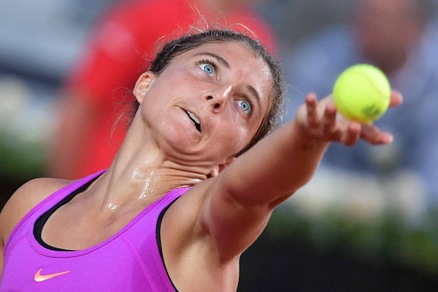 Internazionali d'Italia: Errani e Trevisan superano primo turno