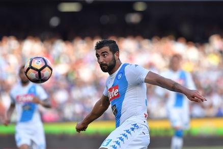 Dalla Spagna: «Napoli, il Valencia vuole pagare la clausola per Albiol»