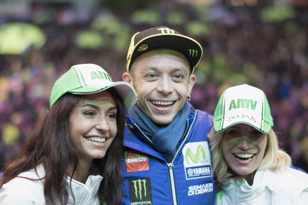 MotoGp: tanta pioggia a Le Mans e Rossi si rilassa