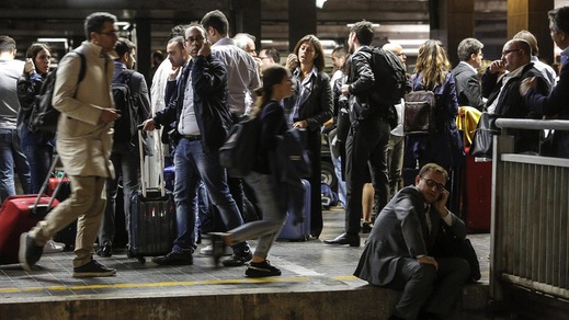 Caos alla Stazione Termini dopo la partenza della Roma