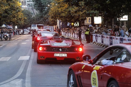 Mille Miglia, secondo tappa: le auto più belle del mondo a Roma
