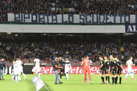 Napoli, tifosi a De Laurentiis: «Riporta lo scudetto in questa città»