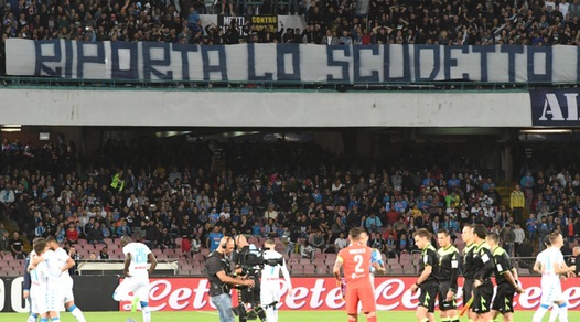 Napoli, tifosi a De Laurentiis: «Riporta lo scudetto in questa città»