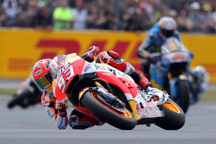 MotoGp, test Barcellona: Marquez e Lorenzo i più veloci