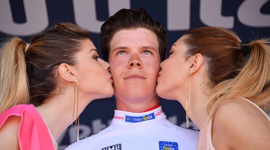 Giro d'Italia: Jungels trionfa a Bergamo
