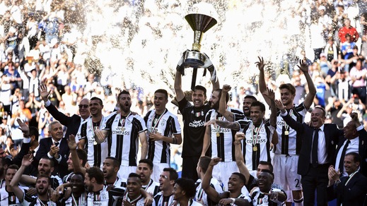 Juventus, festa in campo per lo scudetto