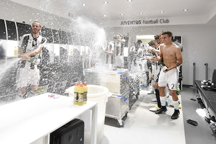 Party Juventus, lo champagne scorre a fiumi nello spogliatoio