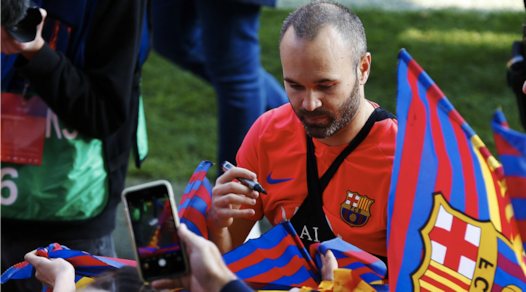 Iniesta-Juventus, i tifosi del Barcellona si spaccano: «Farà come Pirlo?»