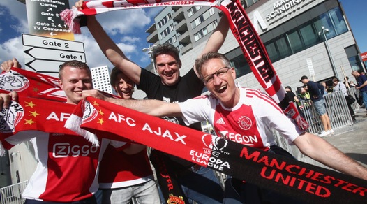 Europa League, i tifosi di Manchester e Ajax invadono Stoccolma