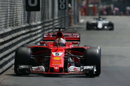 F1, Gp Monaco: Vettel in testa, Hamilton 8°