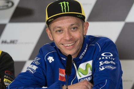MotoGp, Rossi: «Forte dolore, ma farò di tutto per esserci»