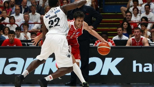 Basket Serie A, Trento sbanca il Forum nel segno di Hogue