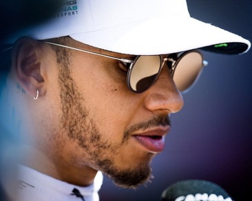 F1 Mercedes, Hamilton: «Non ho capito cosa è successo»