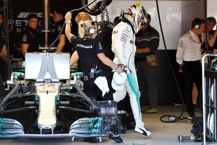 F1 Mercedes, Hamilton: «Weekend finito»