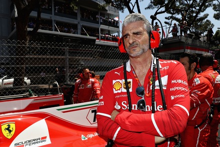 F1 Ferrari, Arrivabene: «I piloti se la sono giocata in pista»