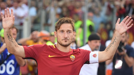 Totti riapre, aspetta la Roma ma pensa al campo