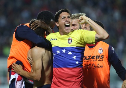 Crotone-Lazio 3-1, le immagini della festa per la permanenza in A