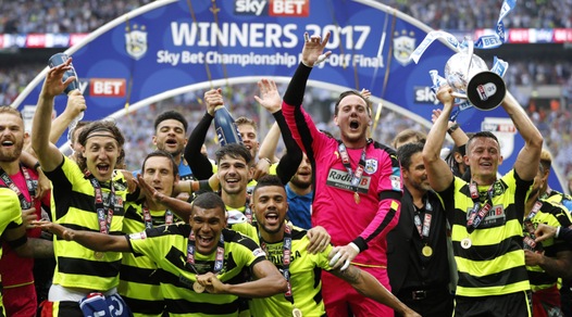 Huddersfield in Premier League, la festa per la promozione