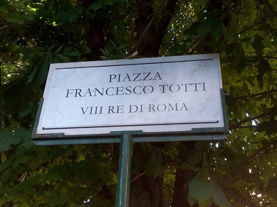 Roma, sorpresa a Testaccio: c'è "Piazza Francesco Totti"