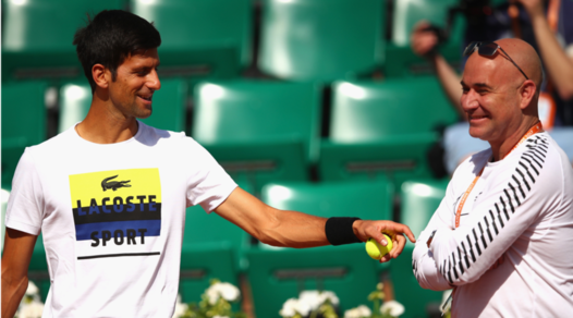 Djokovic a lezione da Agassi: che coppia al Roland Garros!