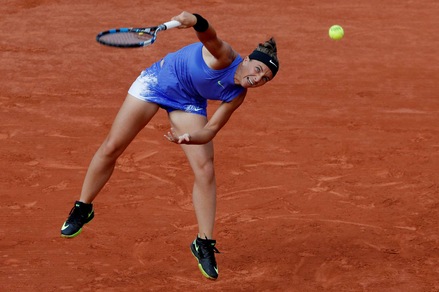 Roland Garros, Sara Errani si piega alla Mladenovic