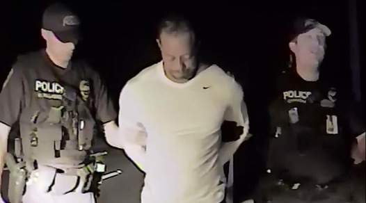 Golf, Tiger Woods barcollante: spunta il video dell'arresto