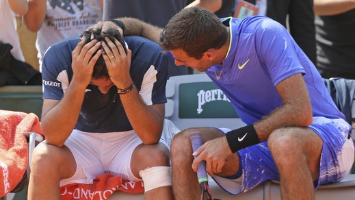 Roland Garros, Del Potro consola Almagro dopo il ritiro forzato