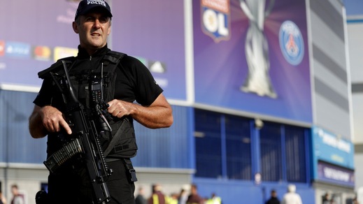 Perquisizioni e strade chiuse: scatta il piano sicurezza in vista della finale di Cardiff