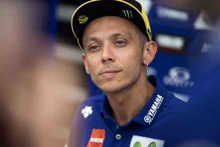 MotoGp, Dr.Zasa: «Rossi ha dolore ma sta bene»