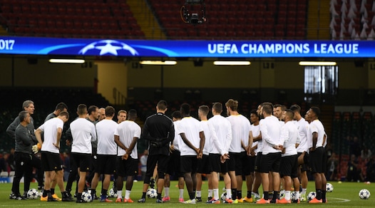 Juventus, sorrisi e un solo dubbio nella rifinitura a Cardiff