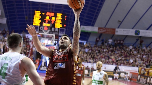 Ruggito di Batista, Venezia manda ko Avellino e vede la finale