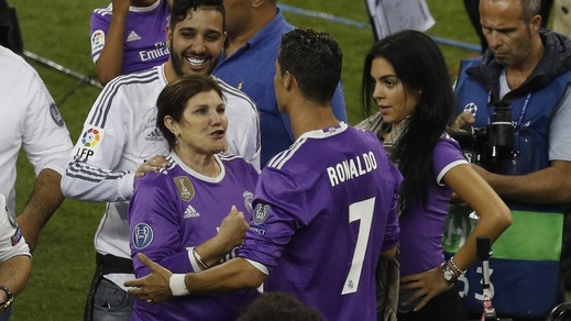 Ronaldo, la festa Champions è con Georgina e la mamma