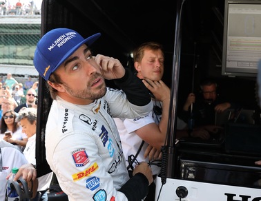 F1, Alonso dice no alla violenza di genere