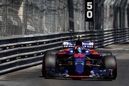 F1, Tost: «Toro Rosso vuole tenere Sainz e Kvyat»