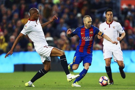 Juventus, N'Zonzi o Iniesta: missione Spagna