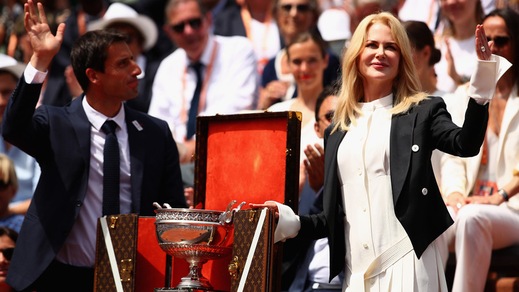 Roland Garros, il trofeo viene svelato da Nicole Kidman