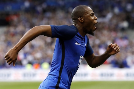 Francia-Inghilterra 3-2, amichevole ai Bleu davanti a May e Macron